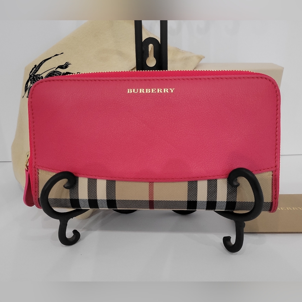 BURBERRY Wallet, Excelent Condition, 7.5"×4" - Picture 2 of 11